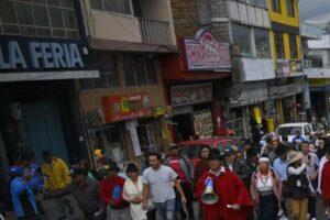 indígenas y campesinos protestan contra violencia narco