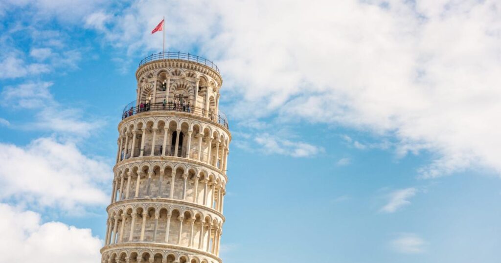 ¿Por qué está inclinada la Torre de Pisa?