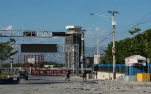 Intensos tiroteos en el entorno del Palacio Nacional en la capital de Haití - AlbertoNews