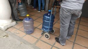 90% de los venezolanos no recibe agua de forma constante