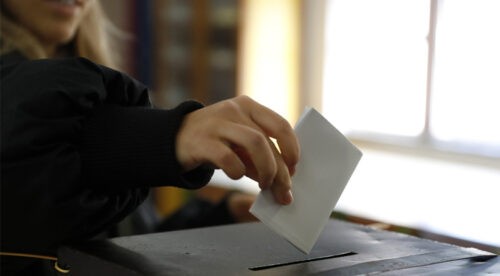 Abren centros electorales para elecciones en Portugal