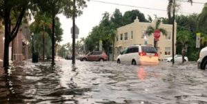 Alerta de tornado y avisos de inundación sacuden al sur de Florida (Detalles) - AlbertoNews