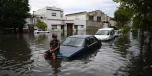 Alerta roja en Buenos Aires por fuertes tormentas
