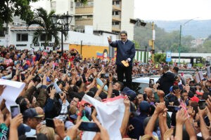 Así fue recibido Maduro en Los Teques en su programa semanal
