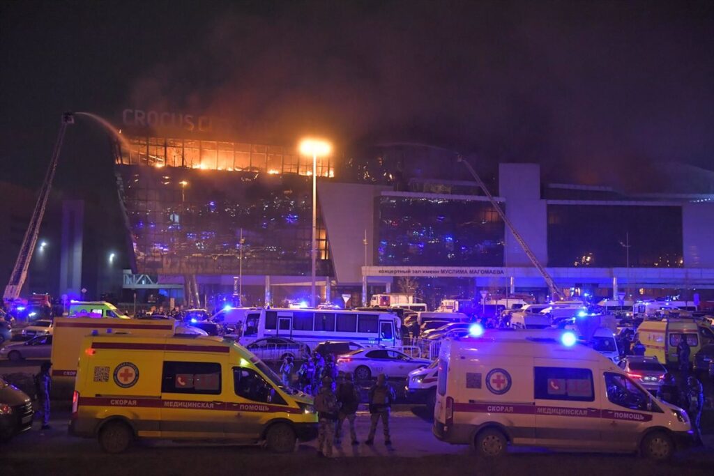 Aumentan a 137 los muertos por el atentado terrorista contra la sala de conciertos de Moscú