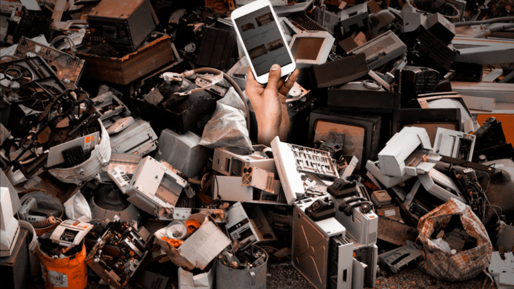 Basura electrónica crece 5 veces más rápido que el reciclaje