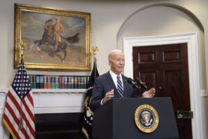 Biden anuncia que EEUU lanzará paquetes de ayuda humanitaria sobre Gaza