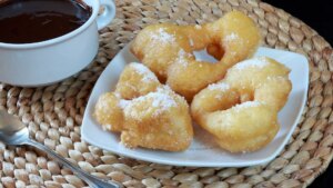 Buñuelos de calabaza, descubre el origen y la receta del dulce más típico de las Fallas