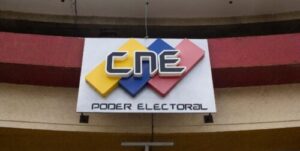 CNE recibe postulación de Maduro para las presidenciales