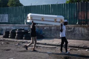 Capital de Haití vive jornada de aparente calma tras horas de extrema violencia