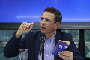 Capriles pide otra opción ante inhabilitación de Machado