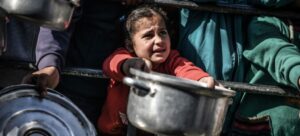 Comienzan a morir niños a causa del hambre en Gaza