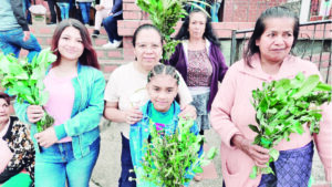 Comunidad de Santa Mónica conmemoró el domingo de ramos con devoción y alegría
