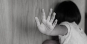Condenado un albañil por abusar sexualmente de su hijo e hijastra