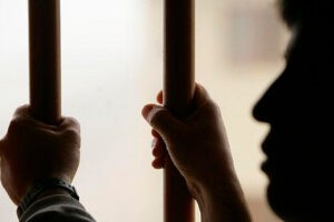Condenaron a hombre de 25 años por tener relaciones sexuales “bajo manipulación” con una adolescente de 13 en Anzoátegui: era su “novia”