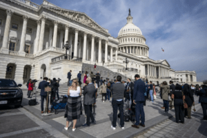 Congreso de EEUU aprobó proyecto de ley que prohibiría TikTok si no se desvincula de China