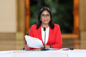 Delcy Rodríguez lamentó el silencio de António Guterres ante "amenazas" contra Maduro