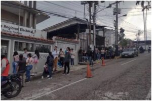 Denuncian que funcionarios del CNE aplican la “operación morrocoy” en Táchira para agotar y frustrar a los nuevos electores