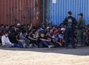 Detenidos 45 migrantes de Venezuela, Ecuador y Colombia por daños en un albergue en Darién