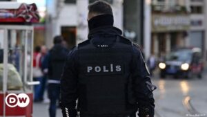 Detienen en Turquía a 147 supuestos terroristas del EI – DW – 26/03/2024