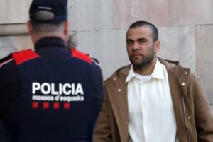 Dieron a conocer quién habría pagado la fianza de un millón de euros para que Dani Alves quede en libertad tras 14 meses en la cárcel - AlbertoNews