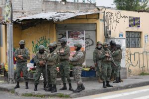 Diez militares de Ecuador irán a juicio acusados de sabotaje a radar para 'narcoavionetas' - AlbertoNews