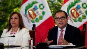 Dimite el primer ministro de Perú arrastrado por un escándalo amoroso