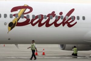 Dos pilotos de una aerolínea de Indonesia se durmieron en pleno vuelo con más de 150 personas abordo - AlbertoNews