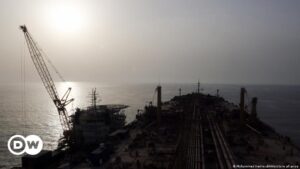 EE.UU. pide a Panamá retirar bandera de buques que usa Irán – DW – 14/03/2024