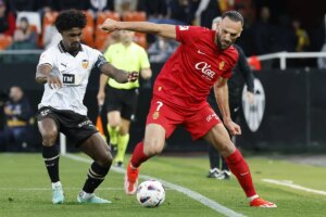 El Mallorca ensaya la final de Copa atascando al Valencia en Mestalla | LaLiga EA Sports 2023