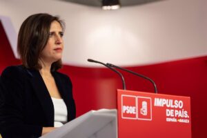 El PSOE cree que Feijóo "obvia la charca de corrupción en la que nada Ayuso" por "miedo al juicio final"