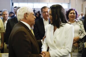 El Político: Machado habría aceptado propuesta de consenso y lista de candidatos posibles