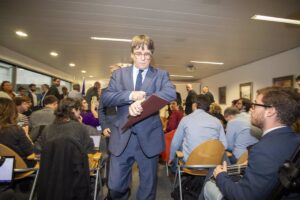El Supremo abre causa penal por unanimidad a Puigdemont por delitos de terrorismo en 'Tsunami'