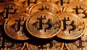 El bitcoin alcanza un nuevo máximo: 73.000 dólares