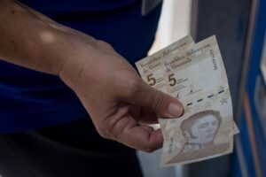 El bolívar cerró febrero con una recuperación de apenas 0,3% frente al dólar estadounidense, según reporte del Banco Central de Venezuela