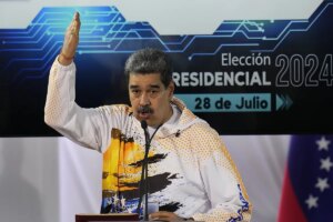El chavismo impide la candidatura de las dos Corinas e impone al opositor ms "potable" para Maduro