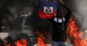 El gobierno de Haití declaró el estado de emergencia y toque de queda ante el aumento de la violencia en la isla