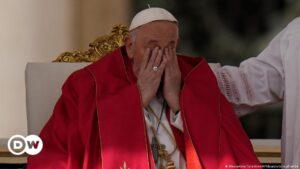 El papa Francisco empieza a notar el paso de los años – DW – 31/03/2024