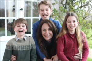 El propio Guillermo hizo la foto de Kate Middleton con sus hijos con una cmara de 2.900 libras, segn el Daily Mail