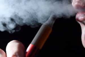 El sector del vapeo pide a Sanidad el fin de la venta libre de los cigarrillos electrónicos