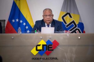 Elvis Amoroso confirmó que la MUD inscribió candidato ante el CNE para las elecciones presidenciales
