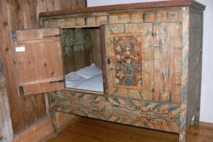 En la Edad Media era habitual dormir dentro de armarios de madera. La gran pregunta es por qué dejamos de hacerlo