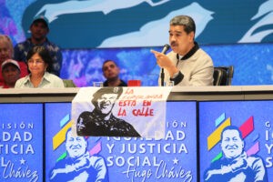"Estoy seguro que el pueblo conquistará una nueva victoria", vociferó Maduro tras anuncio del CNE