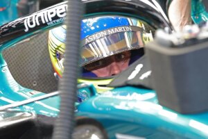 F1: Fernando Alonso da batalla a los favoritos y Verstappen firma otra 'pole' en Jeddah