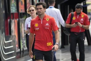 F1: Sainz cae indispuesto en Jeddah y Alonso habla sobre Red Bull: "Mejor estar en su lista que en la retirada"