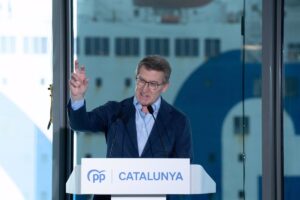 Feijóo dice que el PP catalán puede frenar el 'procés', mientras que PSC, ERC y Junts son "indistinguibles"