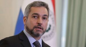 Fiscalía paraguaya imputa al expresidente Abdo Benítez