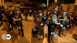Fiscalía y policía allanan casa de la presidenta de Perú – DW – 30/03/2024