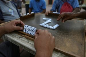 Hombre falleció por un golpe en discusión por partida de dominó