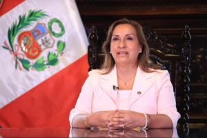 Investigan a la presidenta de Perú por presunta corrupción